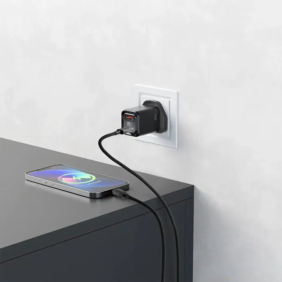 Porodo GaN Quick Charger with Dual-Port & Digital Display - Black 4 Porodo GaN Quick Charger with Dual-Port & Digital Display - Black - Image 4